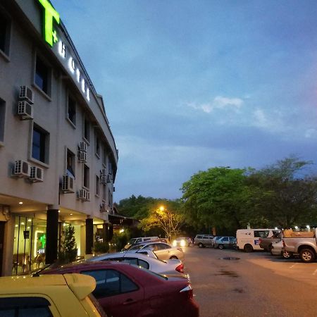 ทีพลัส โฮเทล ซันไก เปตานี Hotel สุไหงเปอตานี ภายนอก รูปภาพ