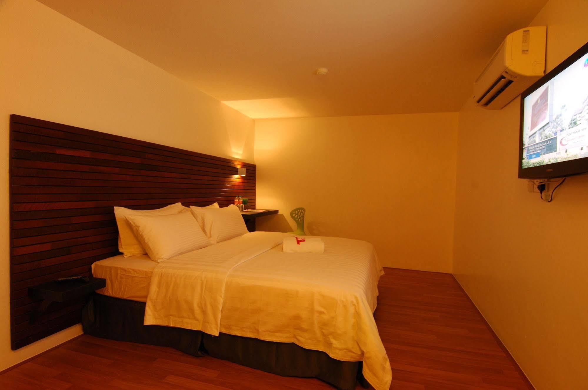 ทีพลัส โฮเทล ซันไก เปตานี Hotel สุไหงเปอตานี ภายนอก รูปภาพ