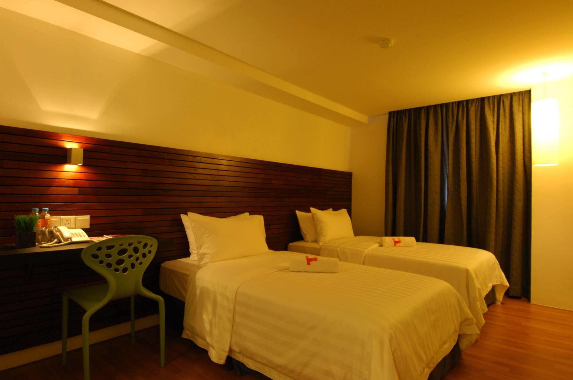 ทีพลัส โฮเทล ซันไก เปตานี Hotel สุไหงเปอตานี ภายนอก รูปภาพ